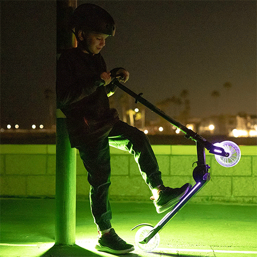Yvolution Neon Flash Scooter With Light Up Wheels.